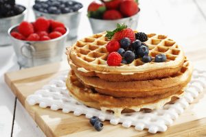 Waffle with Berries | www.canolaeatwell.com