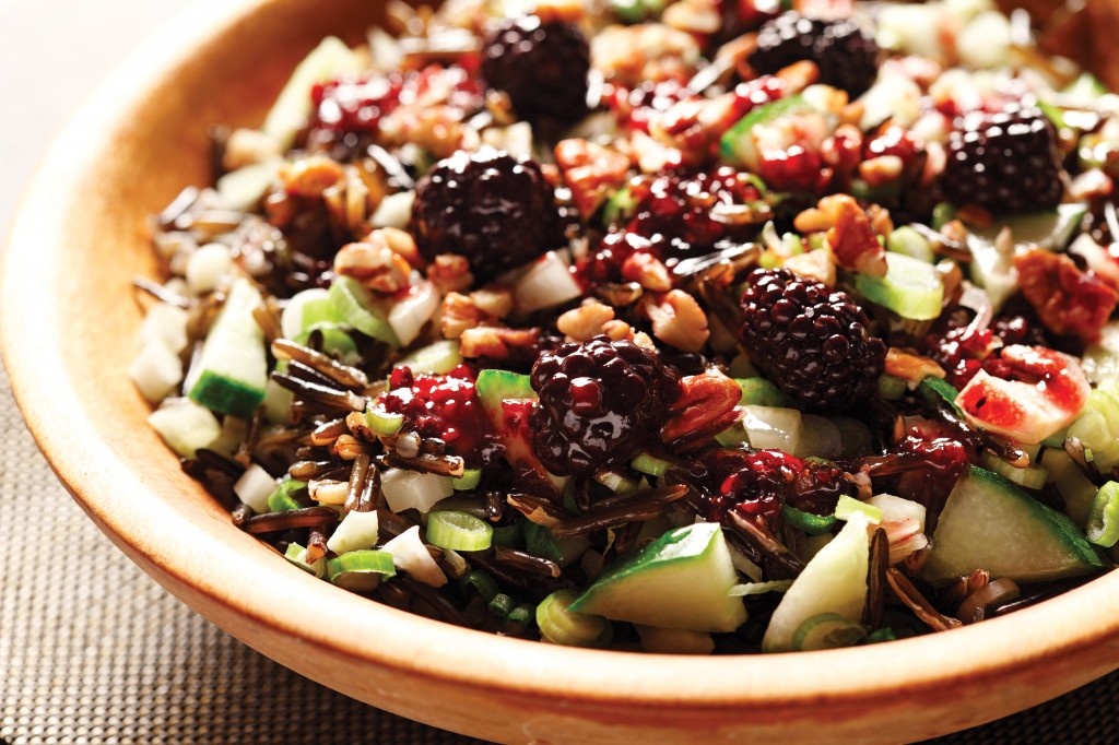 Crunchy Wild Rice Salad With Blackberry Dressing | canolaeatwell.com