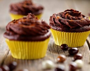 Mexican Hot Chocolate Cupcakes | www.canolaeatwell.com
