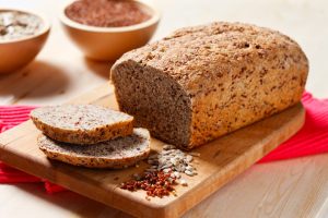 No Knead Whole Wheat Quinoa Bread | www.canolaeatwell.com