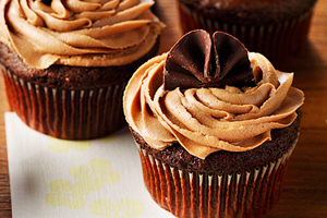 Chocolate Stout Cupcakes | www.canolaeatwell.com