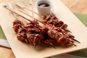 Sweet and Spicy Asian Chicken Skewers | www.canolaeatwell.com