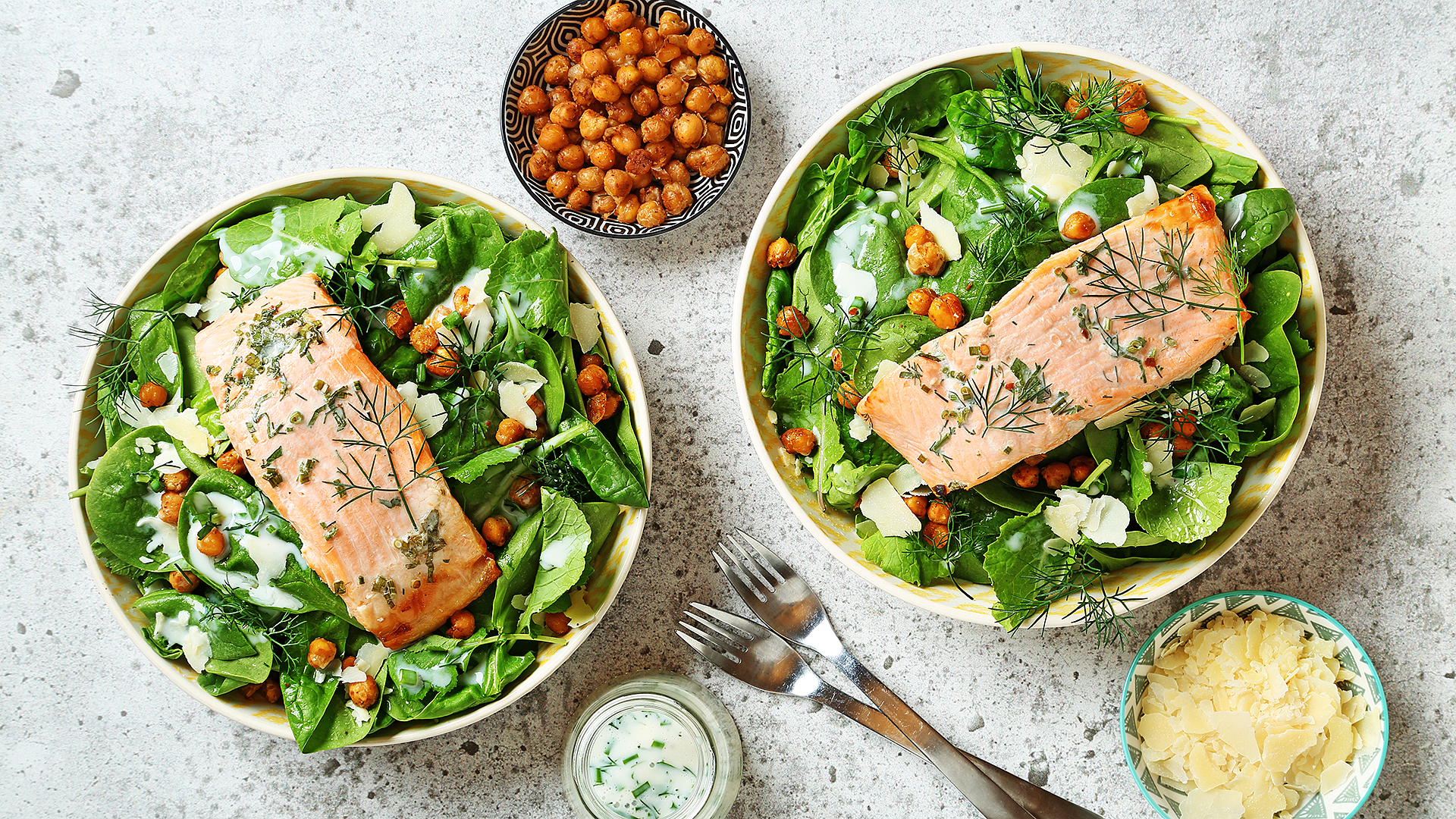 Kale Chickpea Salad with Trout | www.canolaeatwell.com