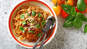 Roasted Tomato Sauce Linguini | www.canolaeatwell.com